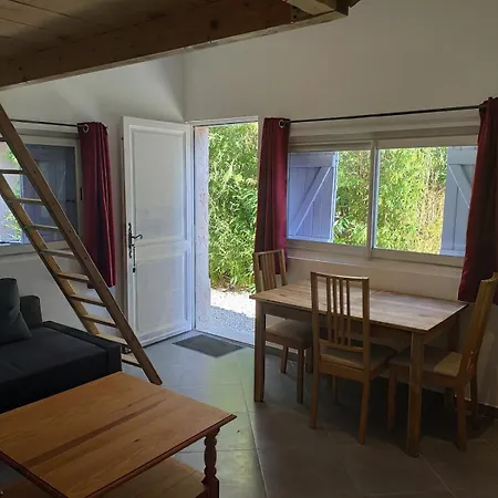 Apartment Joli Rez De Jardin